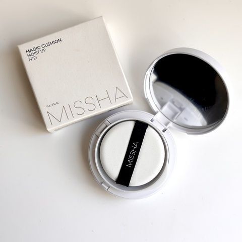 Кушон тональный увлажняющий MISSHA MAGIC CUSHION MOIST UP SPF50+ PA+++, 15 г №21 - Светлый Бежевый 257-ai7 фото