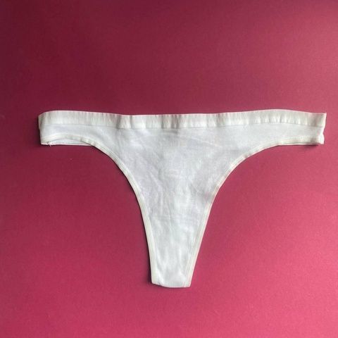 Трусики-стринги женские хлопковые Victoria's Secret Logo Cotton Thong Panty белые 9sn-61h-hh0 фото