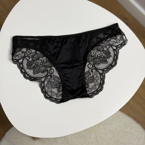Трусики-бикини женские люксовые Victoria's Secret черные ccc-hr6-gla фото