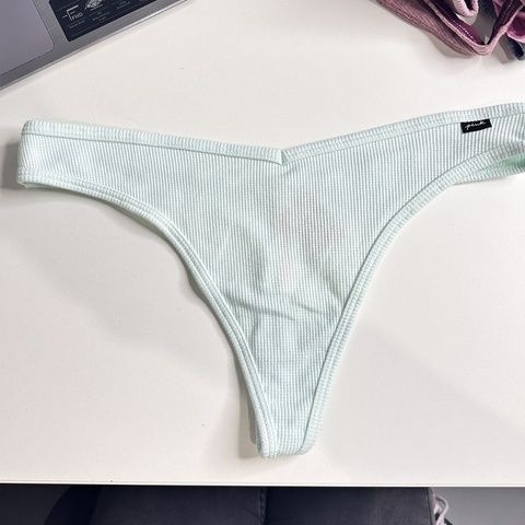 Трусики-стринги женские PINK Victoria's Secret голубые 141-991 фото