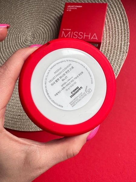 Кушон тональный матирующий MISSHA VELVET FINISH CUSHION SPF50+ PA+++, 15 г №23 - Естественный Бежевый b15-1i6 фото