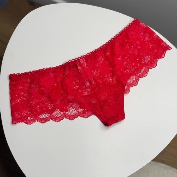 Трусики-чіки жіночі люксові мереживні Victoria's Secret червоні 1c1-jra-ten фото