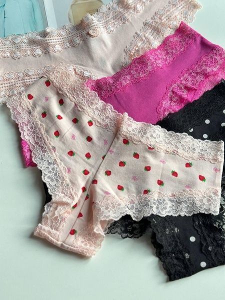 Трусики-чики женские хлопковые с кружевом Victoria's Secret Lace-Waist Cotton Cheeky Panty пудровые yye-zuj-3t8 фото