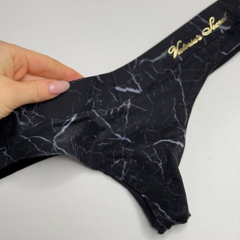 Трусики-стринги женские люксовые велюровые Victoria's Secret черные 04h-3cu-rbr фото