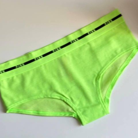 Трусики-бикини женские PINK Victoria's Secret салатовые lr4-6wq-nea фото