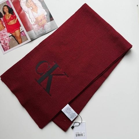 Шарф бордовый Calvin Klein Embroidered Monogram Logo Scarf c7c-308 фото