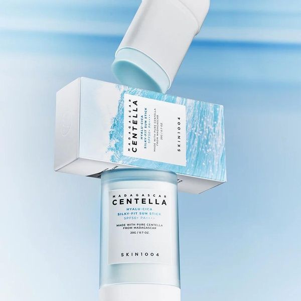 Солнцезащитный крем в стике SKIN1004 Madagascar Centella Hyalu-Cica Silky-Fit Sun Stick 20 г 010-i56 фото