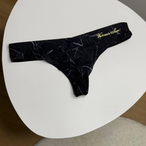Трусики-стринги женские люксовые велюровые Victoria's Secret черные 04h-3cu-rbr фото