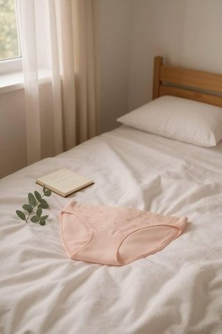 Трусики-бикини женские с микрофибры Victoria's Secret Seamless Bikini Panty бежевые n0n-pl2-ajp фото