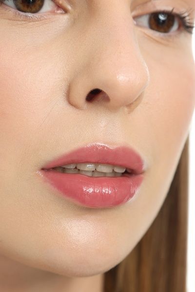 Блиск для губ з ароматом стиглої полуниці та шампанського UNICO LIP GLOSS FLIRT 12 мл 0025 фото