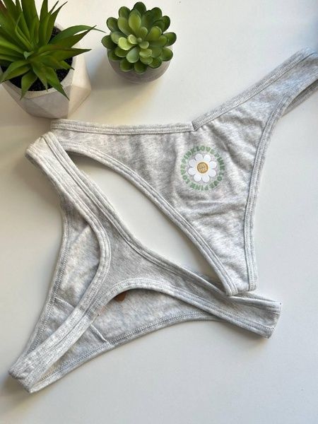 Трусики-стринги женские PINK Victoria's Secret серые 800-563 фото
