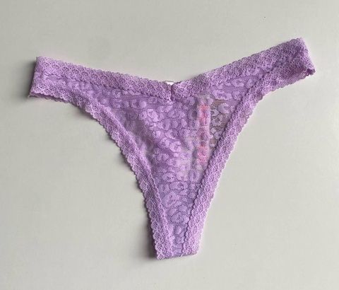 Трусики-стринги женские кружевные PINK Victoria's Secret Thong Panty сиреневые cc7-xaq-goe фото