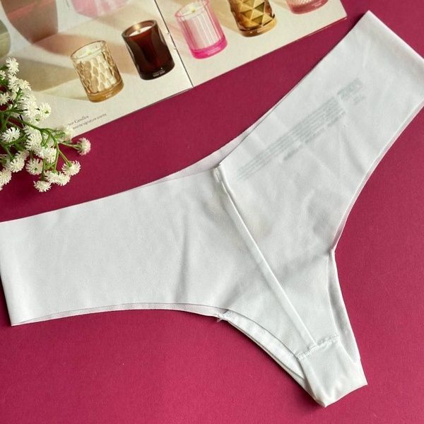 Трусики-стринги женские бесшовные Victoria's Secret No-Show Thong Panty белые 5ok-dm6-rba фото