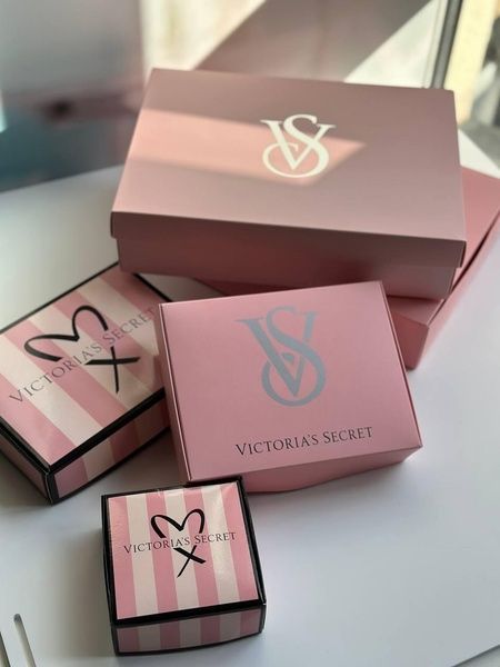 Подарочная коробка брендовая Victoria's Secret розовая в полоску XS oc7-j1w-qwc фото