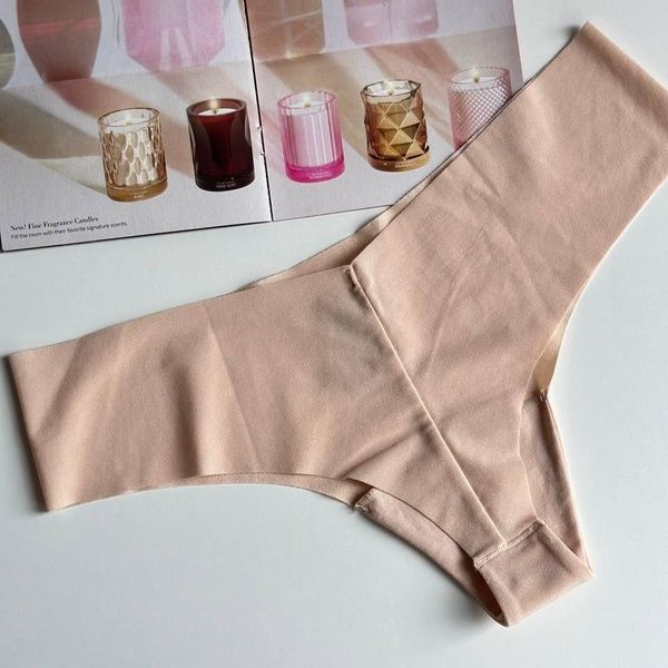 Трусики-стрінги жіночі безшовні Victoria's Secret No-Show Thong Panty бежеві w6t-ibl-txt фото