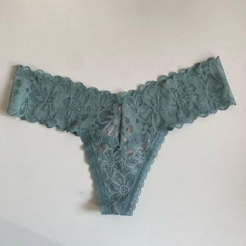 Трусики-стринги женские кружевные Victoria's Secret Lace Thong Panty голубые 81b-wxm-8o4 фото