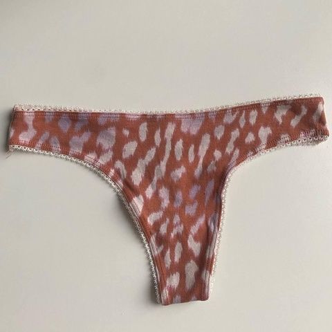 Трусики-стринги женские Victoria's Secret Thong Panty коричневые 1ui-trr-x0r фото