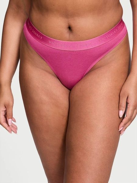 Трусики-стрінги жіночі бавовняні з лого Victoria's Secret Logo Cotton Thong Panty рожеві ab0-qsa-obd фото