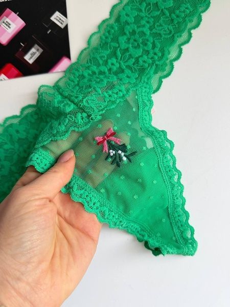 Трусики-стринги жіночі Victoria's Secret Lace Thong Panty зелені  ham-2x7-5sg фото