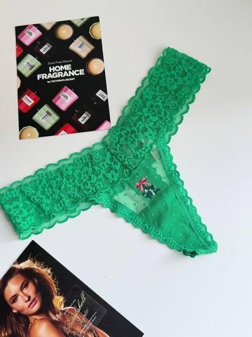 Трусики-стринги женские Victoria's Secret Lace Thong Panty зеленые  x4t-b5j-076 фото
