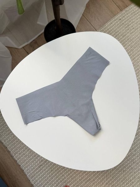 Трусики-стринги жіночі безшовні Victoria's Secret No-Show Thong Panty сірі  6or-ovq-vyz фото