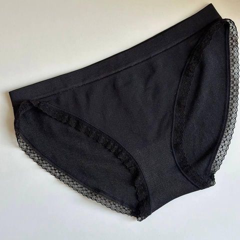 Трусики-бикини женские Victoria's Secret черные lvd-5kr-l51 фото