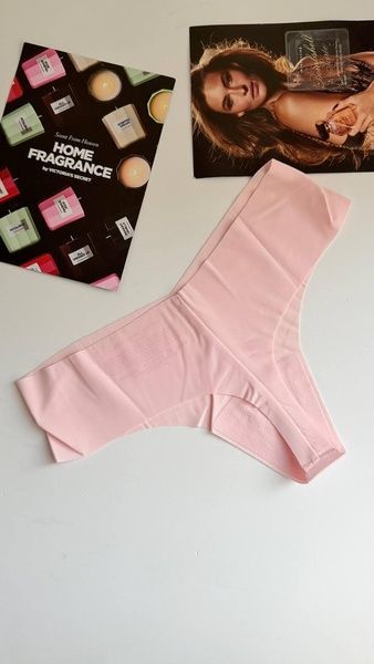 Трусики-стринги женские бесшовные Victoria's Secret No-Show Thong Panty пудровые  ion-483-0wk фото