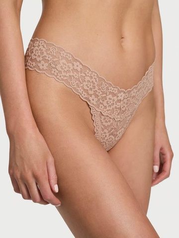 Трусики-стринги женские кружевные Victoria's Secret Lace Thong Panty бежевые 23e-svy-xun фото