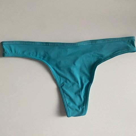 Трусики-стринги женские из лого Victoria's Secret Logo Thong Panty бирюзовые nzy-w0q-65y фото