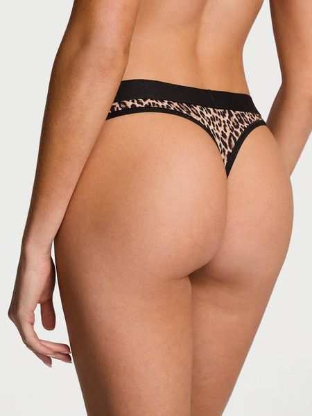 Трусики-стринги жіночі бавовняні з логотипом Victoria's Secret Logo Cotton Shine Patch Thong Panty леопардові s7m-oss-olg фото