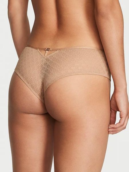 Трусики-чики женские люксовые Victoria's Secret Icon Lace Cheeky Panty бежевые bwd-vqu-fgp фото