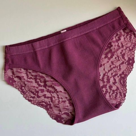 Трусики-бикини женские Victoria's Secret бордовые uhu-452-fpk фото