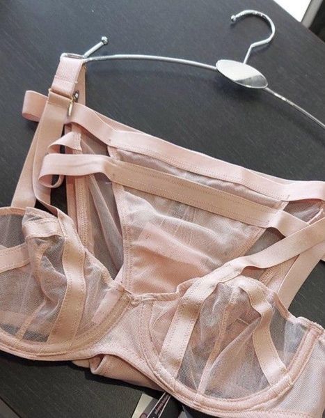 Комплект белья Victoria's Secret пудровый 32А+XS 4a4-cb2 фото