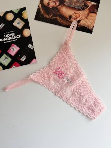 Трусики-стринги женские кружевные Victoria's Secret&nbsp;Lace String Thong Panty розовые  j61-3n1-rah фото