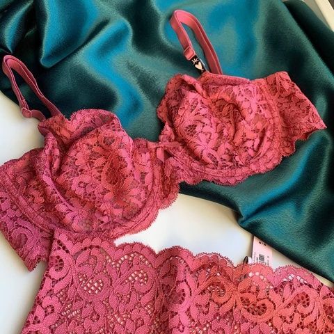 Бюстгальтер кружевной Victoria's Secret Bra розовый 34C(75C) tog-prp-iia фото