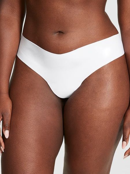 Трусики-стрінги жіночі безшовні Victoria's Secret No-Show Thong Panty білі of8-sao-361 фото