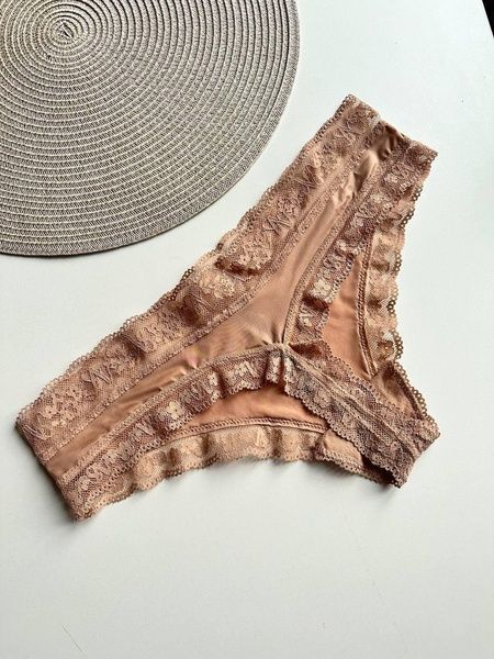 Трусики-стринги женские люксовые с кружевом Victoria's Secret бежевые uig-x27-xnc фото