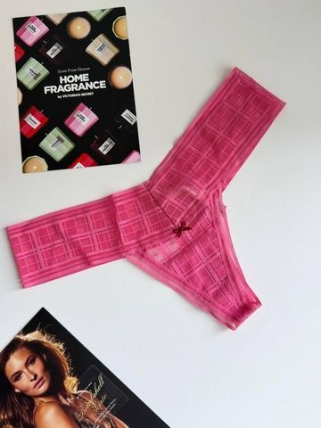 Трусики-стринги женские Victoria's Secret Lace Thong Panty розовые gam-uz8-rh3 фото