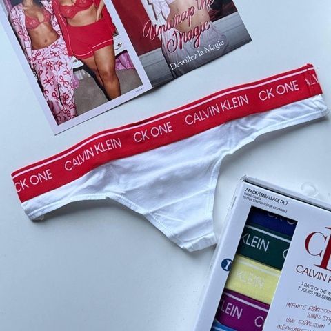 Трусики-стринги женские хлопковые с логотипом Calvin Klein белые dtj-yy5-k3w фото