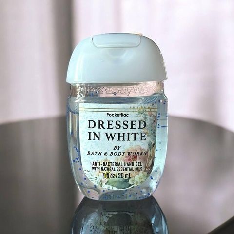 Санитайзер DRESSED IN WHITE Bath&Body Works, 29 мл i0i-80a фото